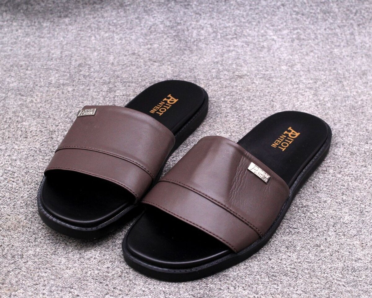 Claquettes en cuir pour hommes