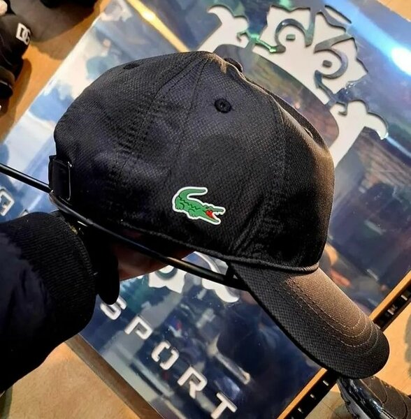 Casquette noire ajustable