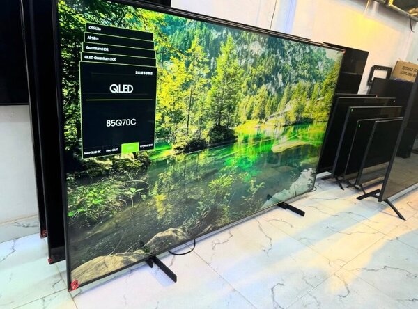 SUMSUNG 85 Q70C