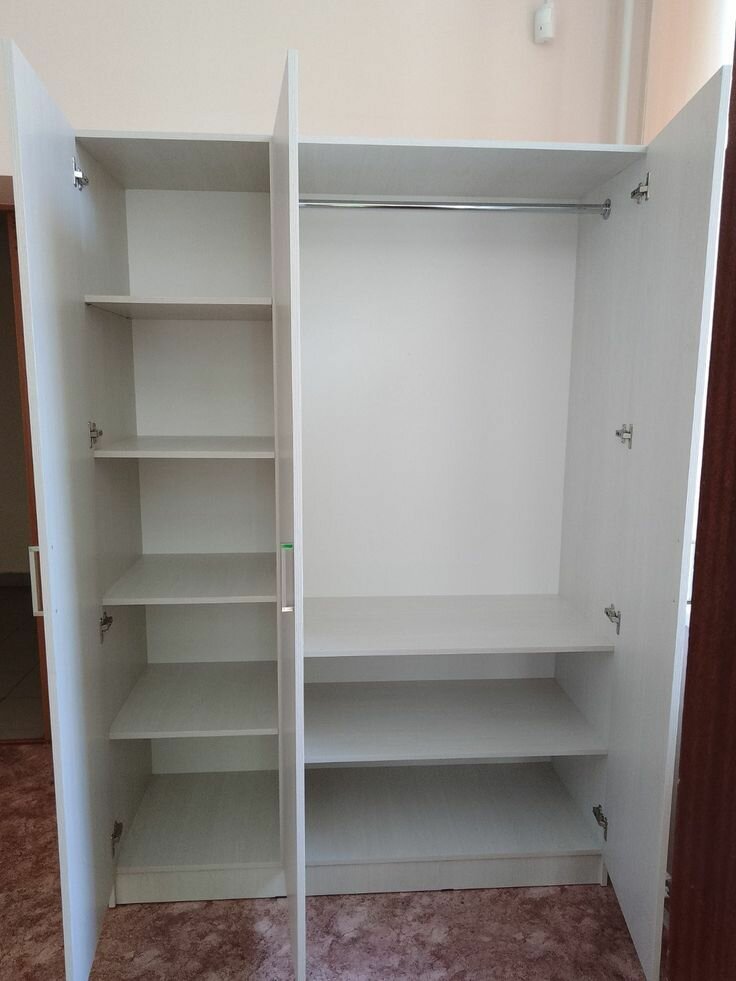 Armoire Moderne en Bois Blanc