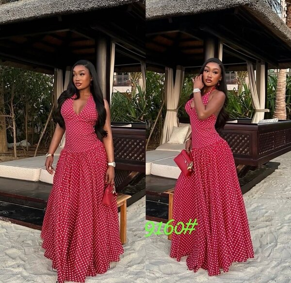 Robe longue rouge à pois