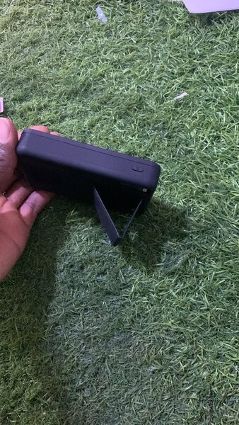Wireless power bank