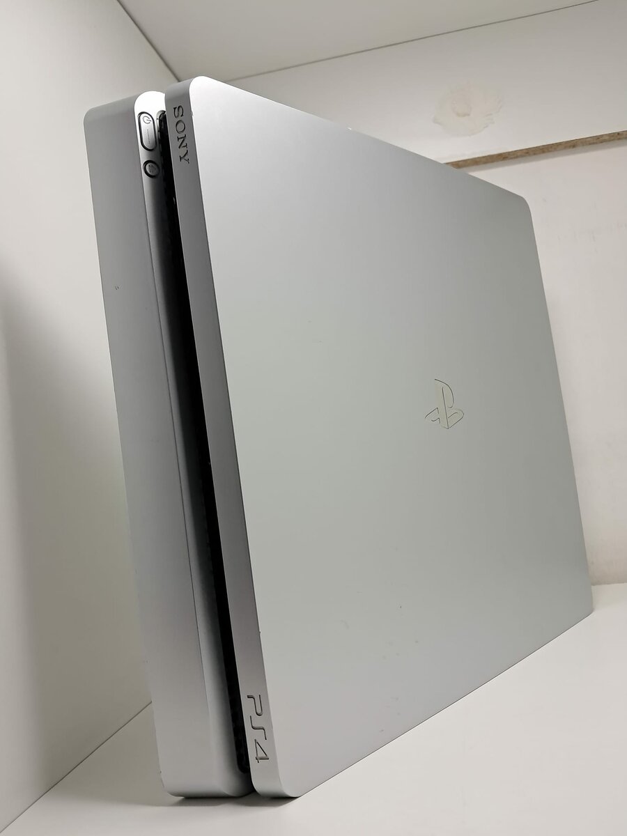 Chipped PS4 slim SILVER colour 500GB with 6 offline games latest FC25 inclusive