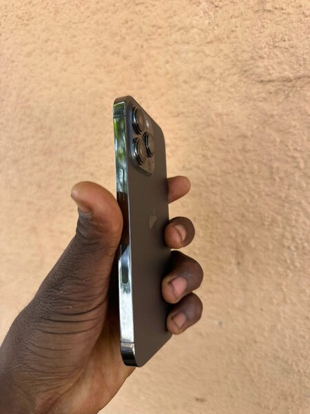 iPhone 14 Pro Gris Sidéral