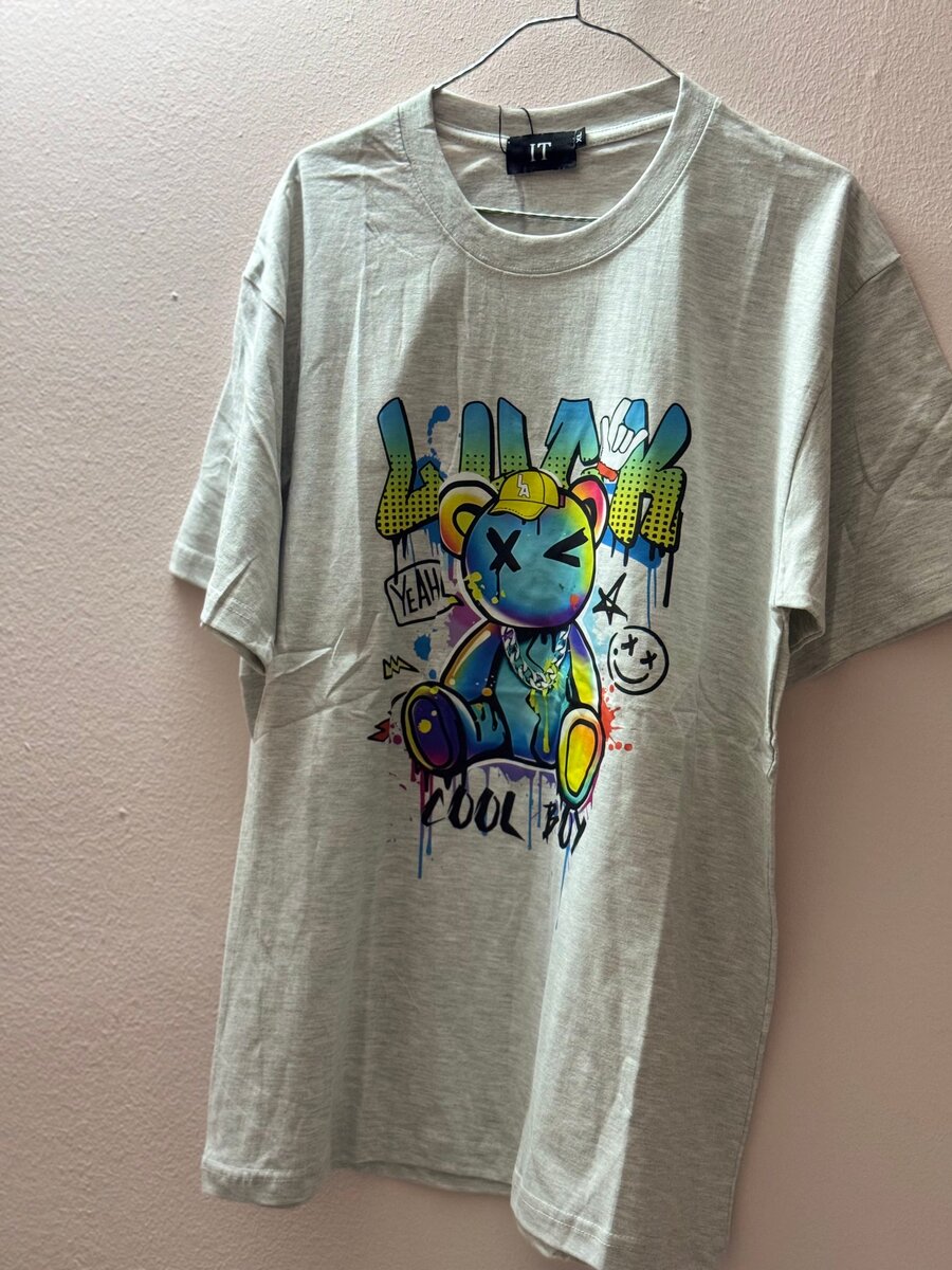 T-shirts graphiques colorés