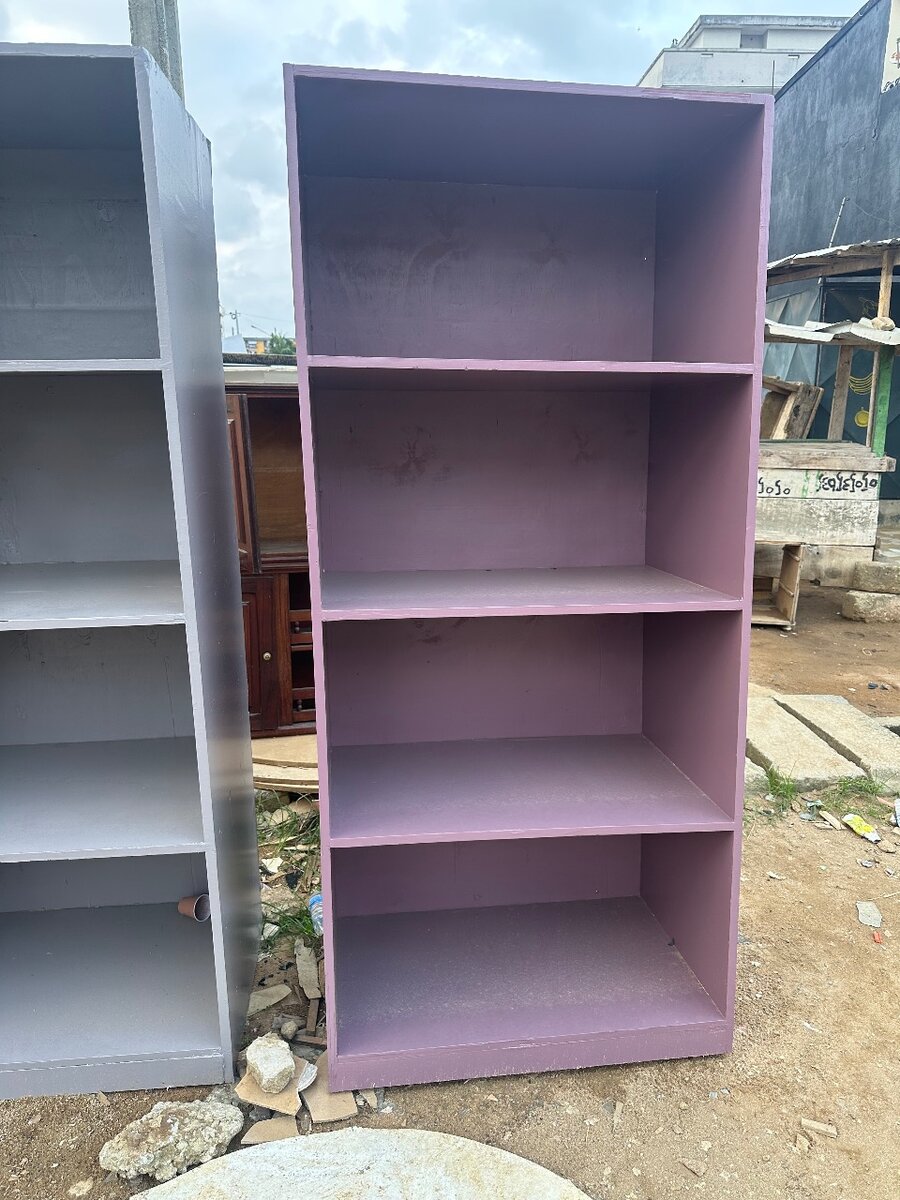 Bibliothèque en bois moderne