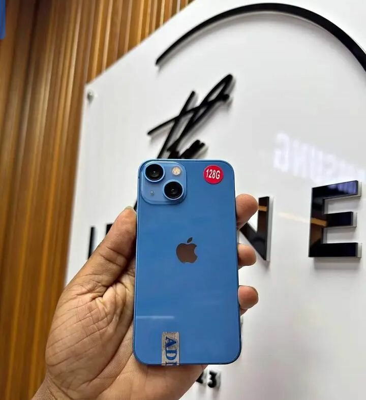 iPhone 128 Go Bleue Débloquée