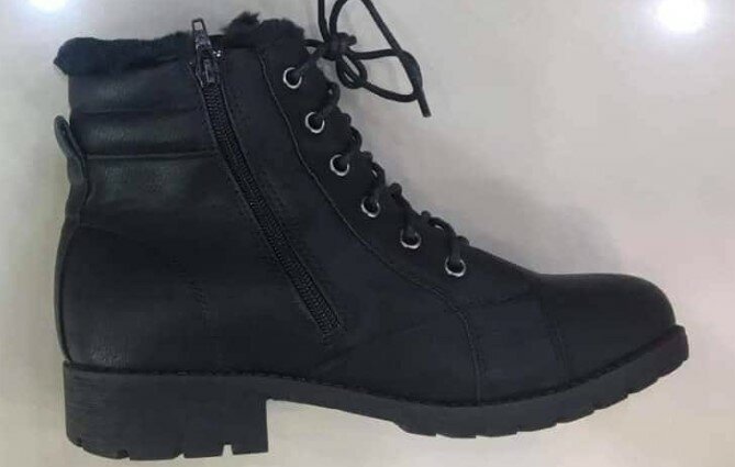 Winter boots with large tread