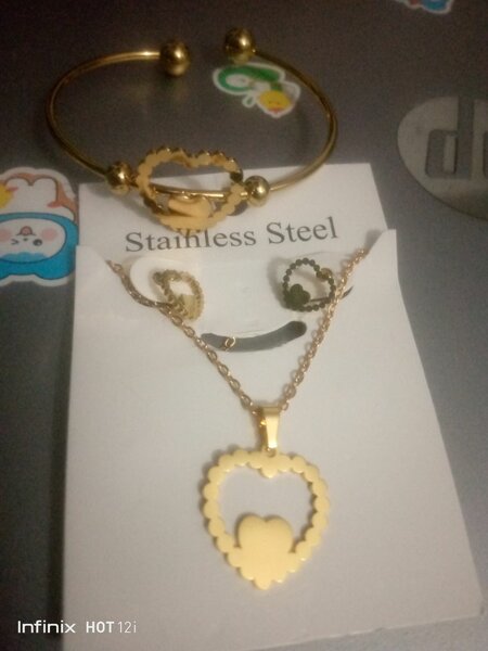 Bijoux en acier inoxydable