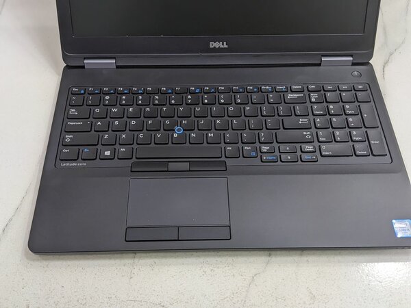 DELL LATITUDE 5570