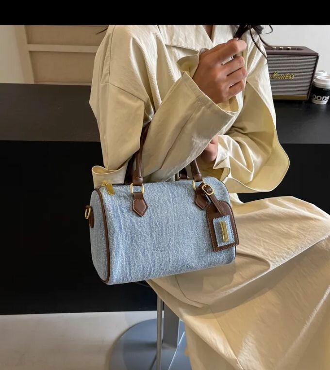 Sac à main bleu élégant