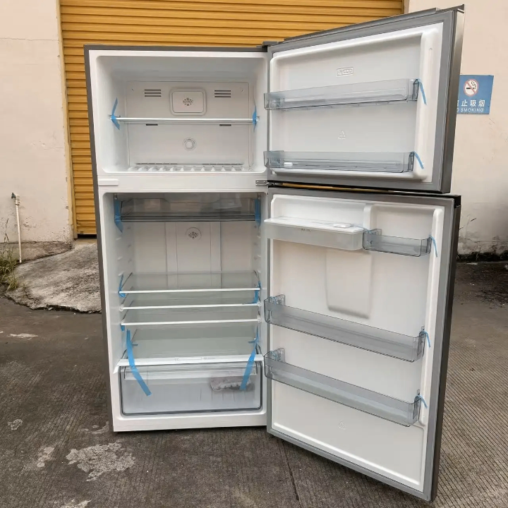 Double door refrigerator