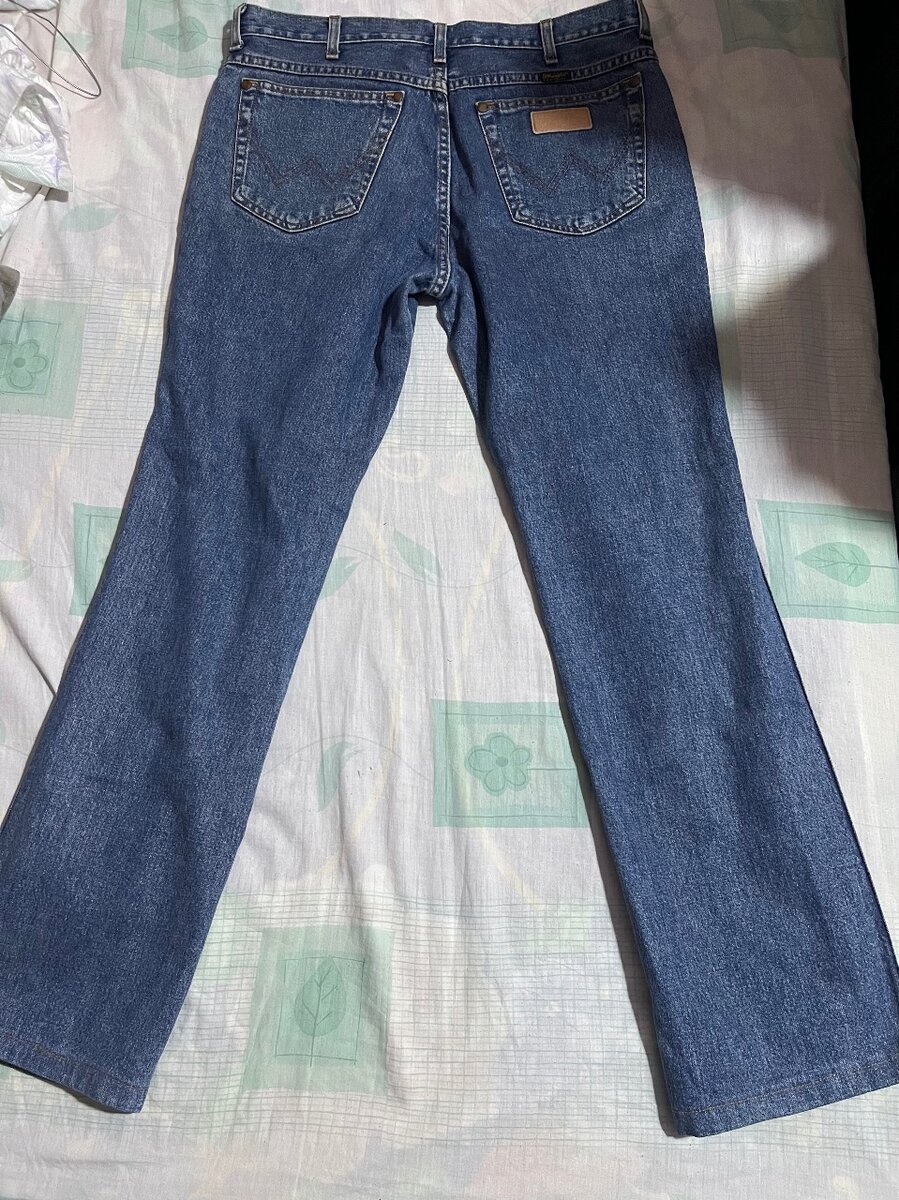 Jean droit décontracté déchiré