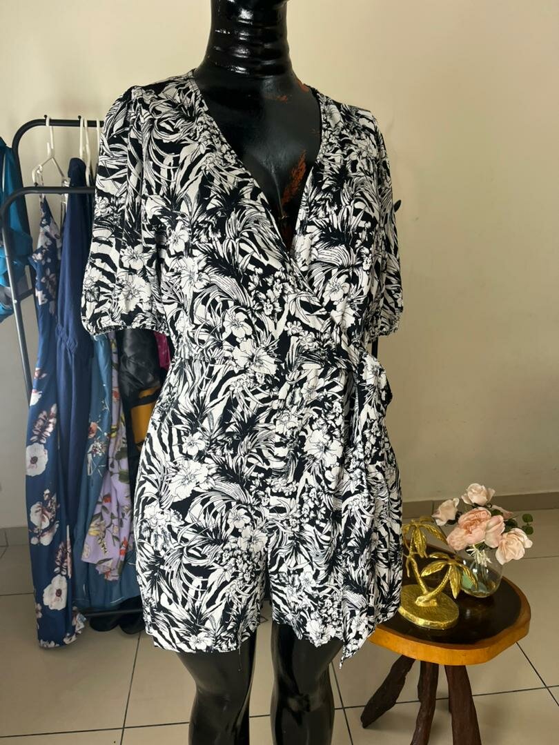 Combinaison été femme élégante