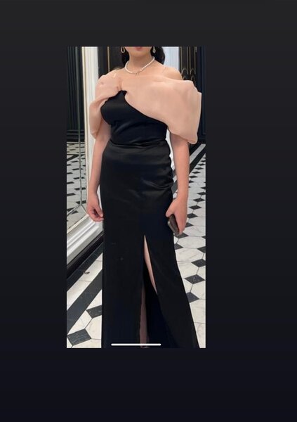 платья с акцентом на руках