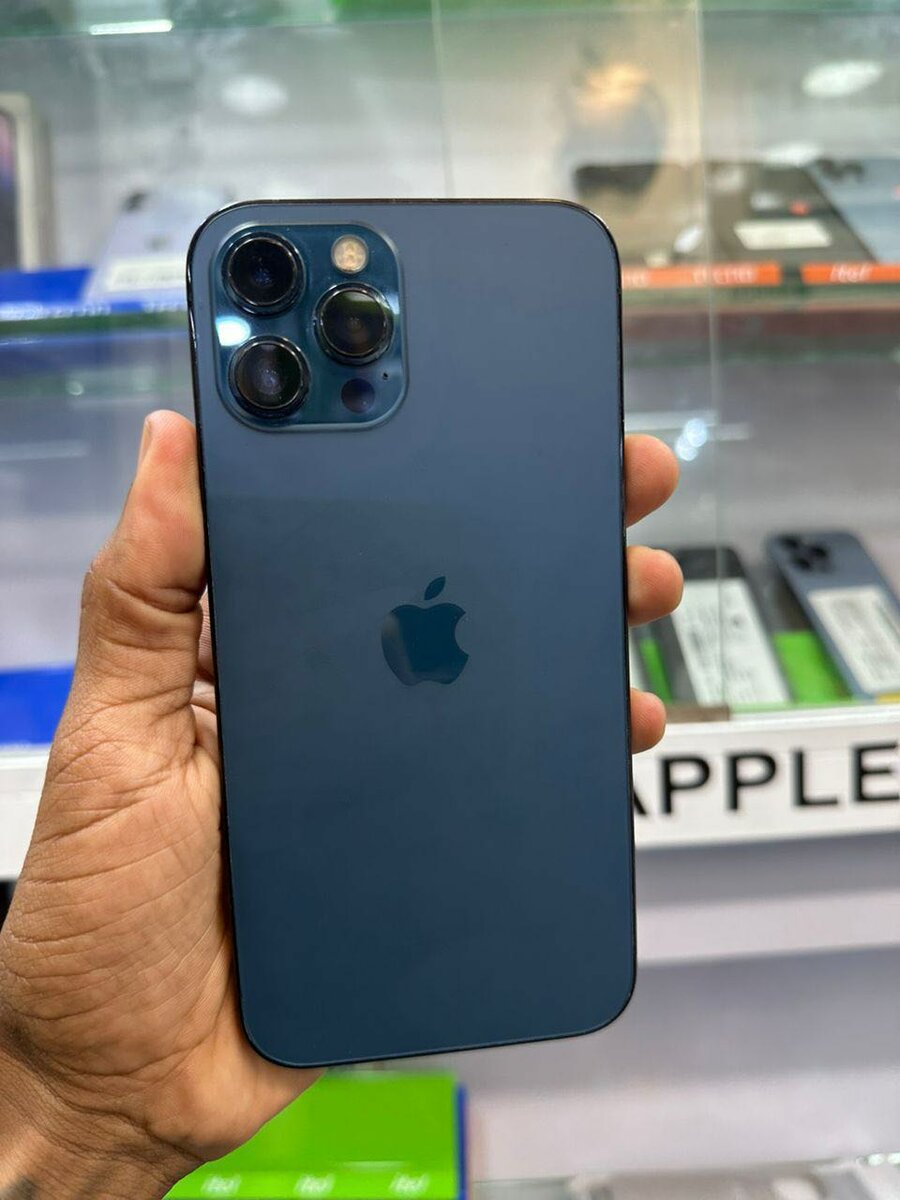 iPhone 12 Pro Max 128go quasi neuf