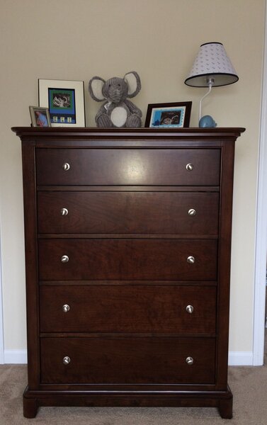 Commode en bois élégant