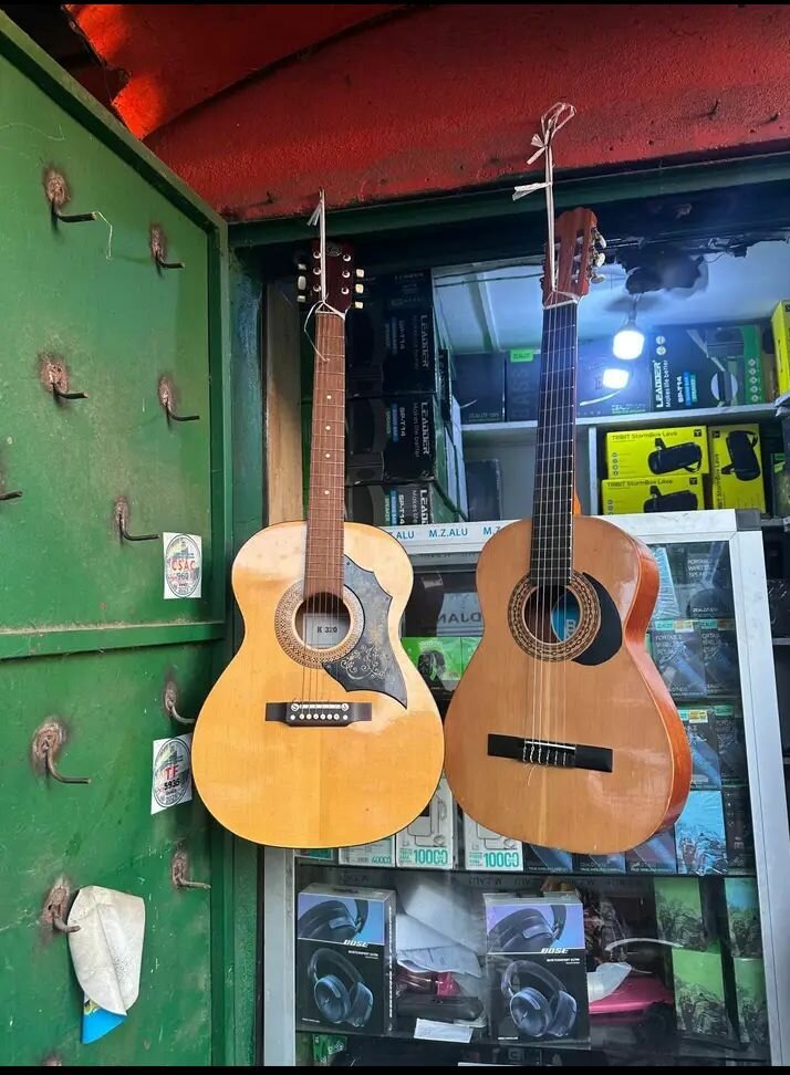 Guitare acoustique en bois
