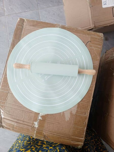 Tapis + rouleau de pâtisserie 30 cm