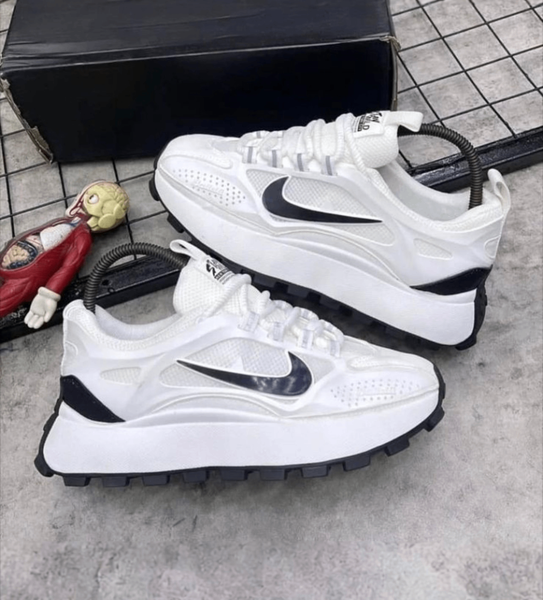 Baskets blanches tendance unisexes