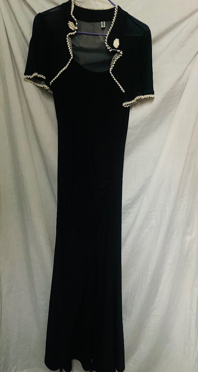 Robe élégante noire longue