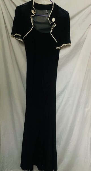 Robe élégante noire longue