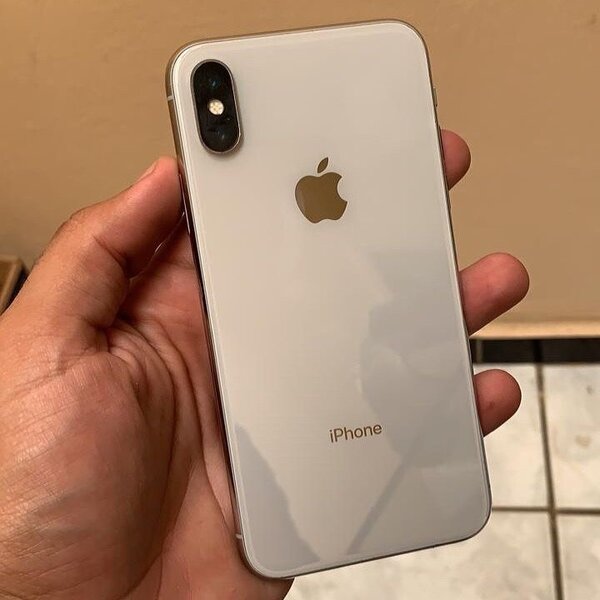 iPhone XS