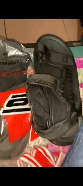 Sandales noires pour hommes