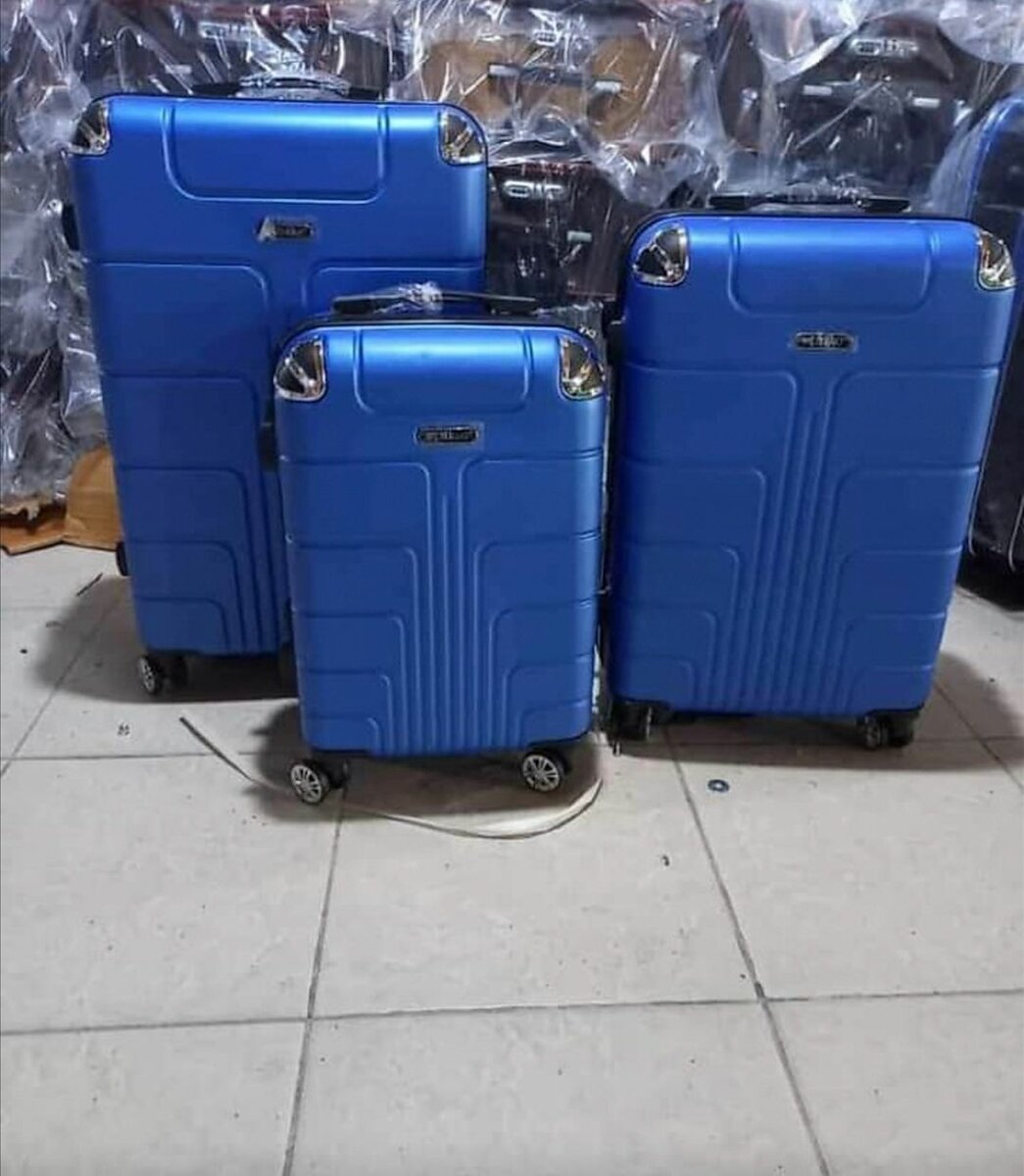 Valise triple En caoutchouc