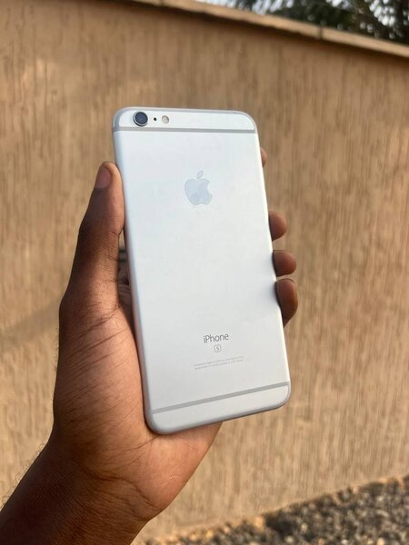 iPhone 6S plus 64 gig Everything is working