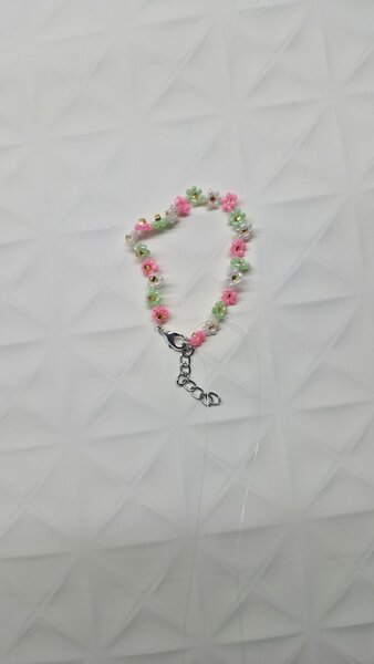 Bracelet en fleurs colorées