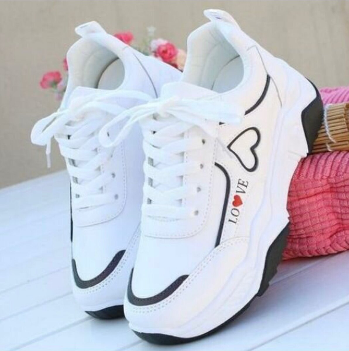 LADIES SNEAKERS