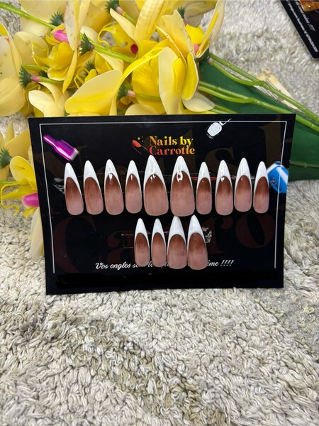 Ongles Pressés Designer Élégant