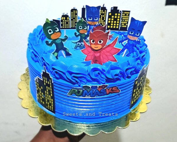 Birthday character cakes