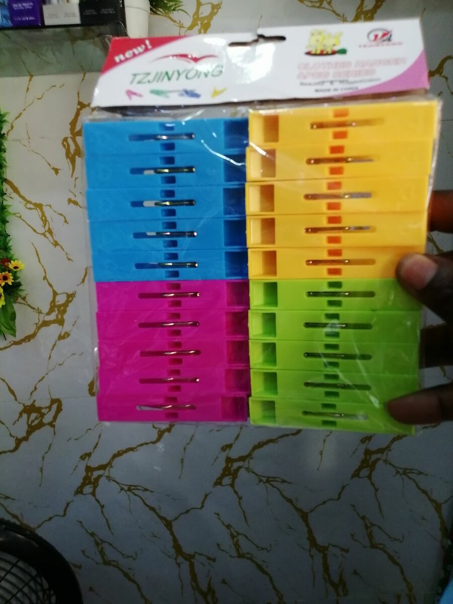 Pinces à linge multicolores