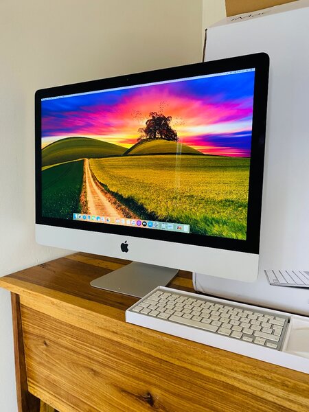 super-neat iMac️ 27 inch