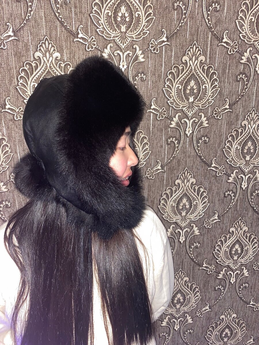 Ушанка натуральный мех и кожа. В отличном состоянии