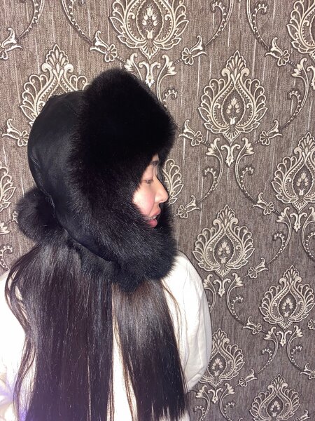 Ушанка натуральный мех и кожа. В отличном состоянии