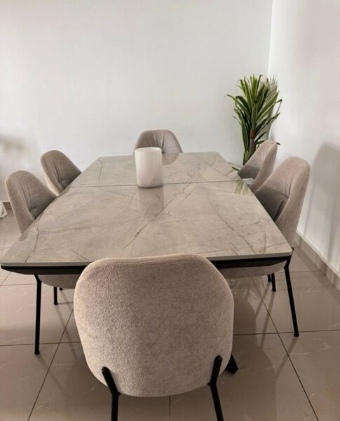 Table à manger moderne