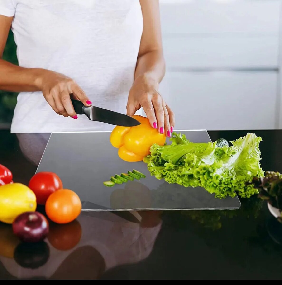 Acrylic cutting board / transparent chopping board