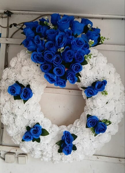 Couronnes de fleurs artificielles