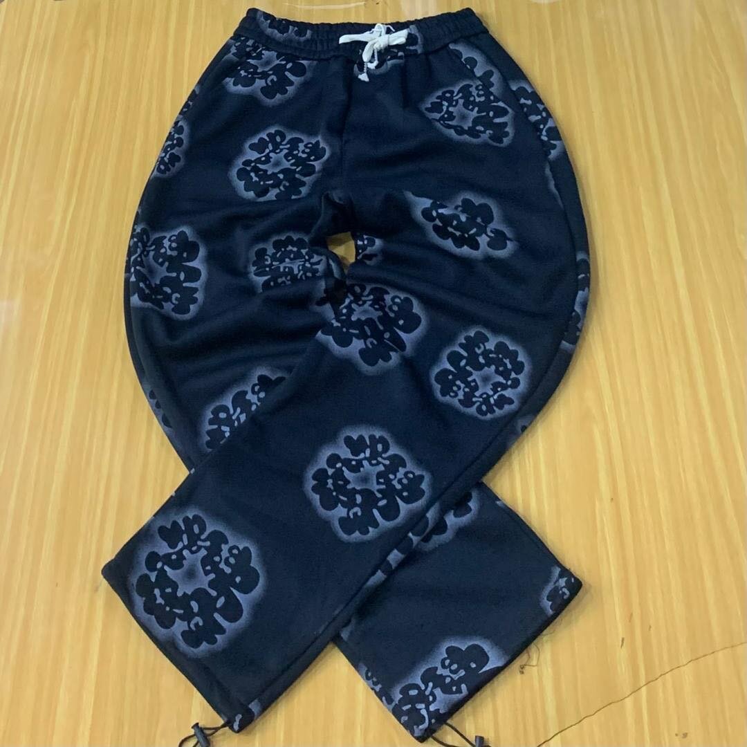 VERY HEAVY AND SMOOTH TEXTURE JOGGERS