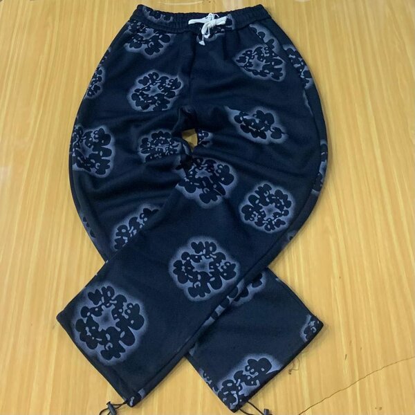 VERY HEAVY AND SMOOTH TEXTURE JOGGERS