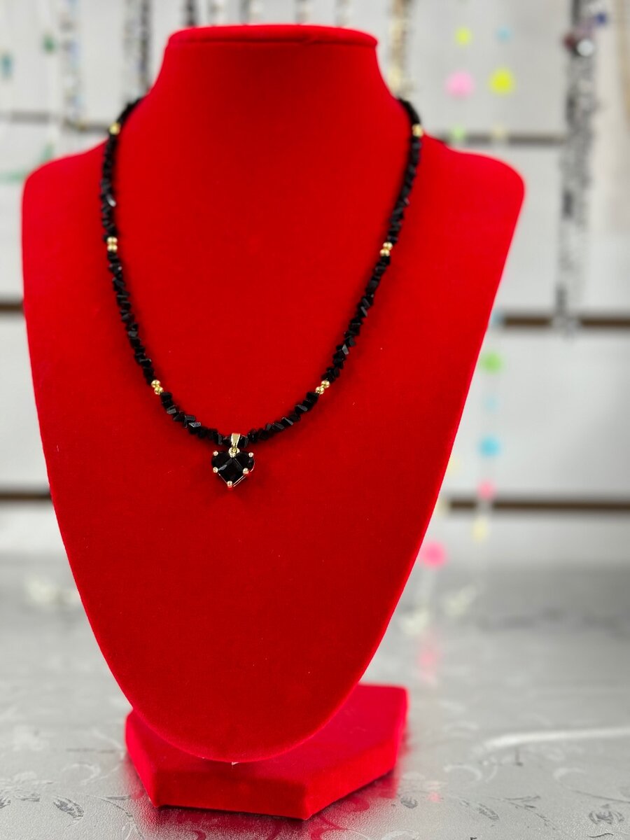 Колье из своровских камней