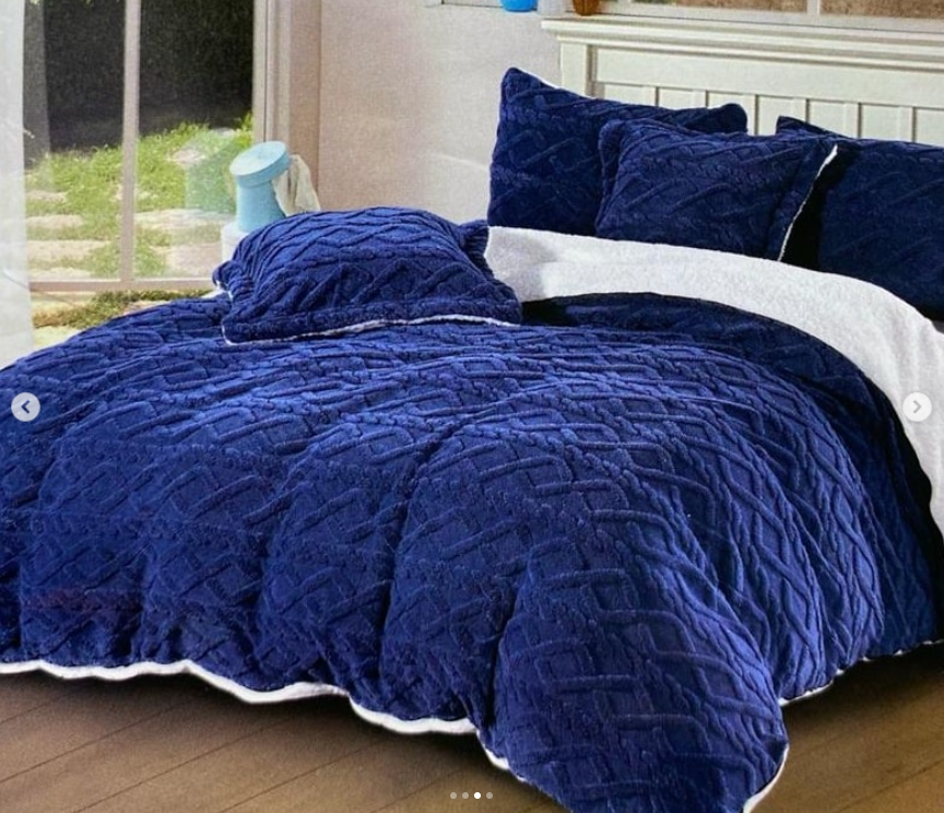 5PCS QUEEN SIZE BLANKETS 