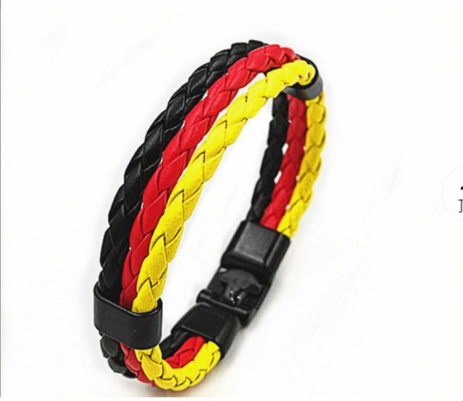 A unisex hand bracelet (for both men and women)