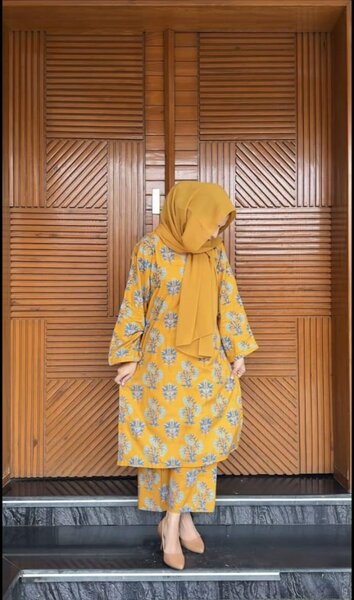 2 pcs stitched embroidery and