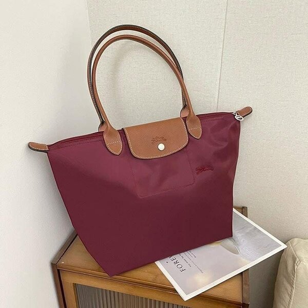 Sac à main longchamp  élégant