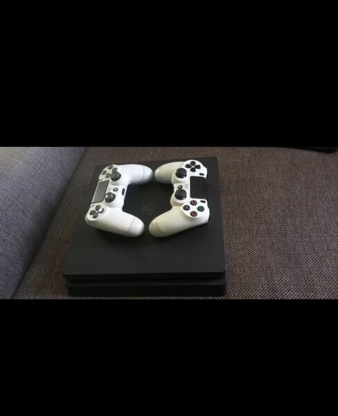 Console ps4 sl avec manettes