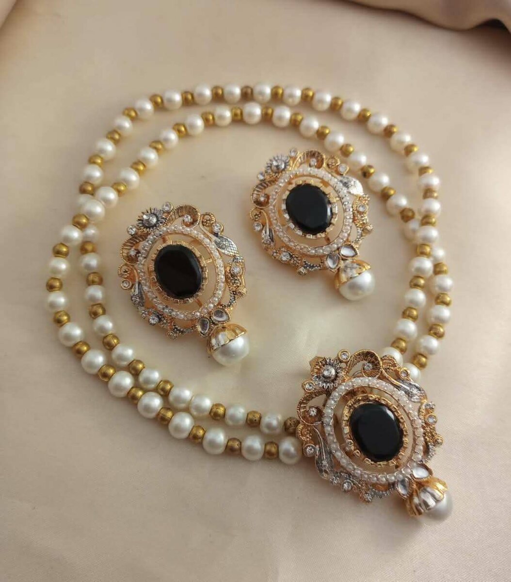 Ladies wedding set Necklace and earrings